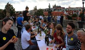 Dinner at 500 metre long table, Charles Bridge, Prague, citizens, Vltava River