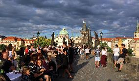 Dinner at 500 metre long table, Charles Bridge, Prague, citizens, Vltava River