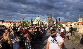 Dinner at 500 metre long table, Charles Bridge, Prague, citizens, Vltava River