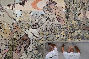 installation of 7 x 3,5 metre canvas with work by Alfons Mucha