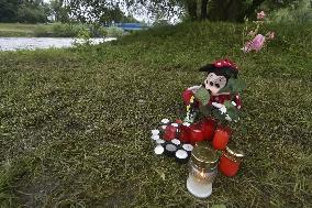 River Moravka, Ostravice, flood, place near the accident, bridge, candles