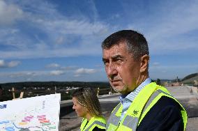 Jana Mrackova Vildumetzova, Andrej Babis, construction site of Nove Straseci - Revnicov bypass, D6