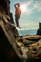 Slackliners on the Trosky Castle, slackliner, slackline