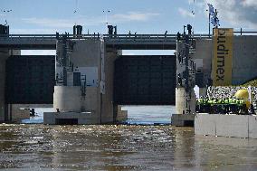 Raciborz dam, Odra river