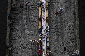 Dinner at 500 metre long table, Charles Bridge, Prague, citizens, Vltava River