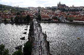 Dinner at 500 metre long table, Charles Bridge, Prague, citizens, Vltava River