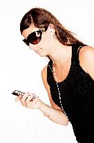 headset, iPod, Apple, MP3, young woman, girl, sunglasses