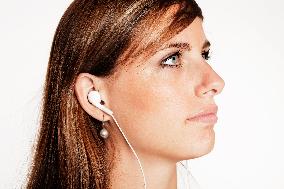 headset, iPod, Apple, MP3, young woman, girl