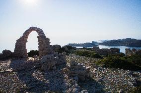 Kornati Islands National Park, The Kornati archipelago, Mana island, ruin