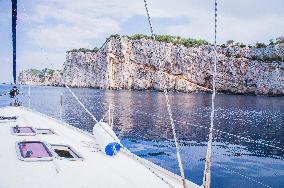 Telascica Nature Park, sailing yacht, cruising, cruiser, sea, fender