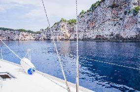 Telascica Nature Park, sailing yacht, cruising, cruiser, sea, fender