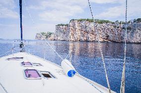 Telascica Nature Park, sailing yacht, cruising, cruiser, sea, fender