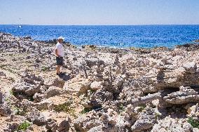 Telascica Nature Park, limestone, cliff, erosion, tourists