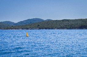 sea mark, Special mark, yellow buoy