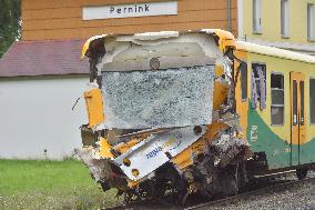 Train collision, Pernink