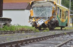 Train collision, Pernink