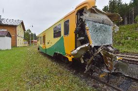 Train collision, Pernink