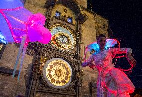 V.O.S.A. Theatre ensemble show the Visitors performance, Prague Street Theatre Festival Behind the Doors, Prague astronomical clock