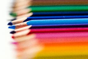 school supplies, crayons, crayon, color, colour, colors, colours, draw, drawing