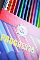 school supplies, crayons, crayon, color, colour, colors, colours, draw, drawing