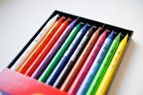 school supplies, crayons, crayon, color, colour, colors, colours, draw, drawing