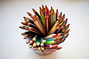 school supplies, crayons, crayon, color, colour, colors, colours, draw, drawing