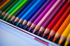 school supplies, crayons, crayon, color, colour, colors, colours, draw, drawing