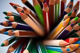 school supplies, crayons, crayon, color, colour, colors, colours, draw, drawing