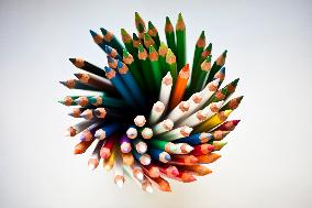 school supplies, crayons, crayon, color, colour, colors, colours, draw, drawing