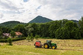 Milesovka, Milesovka, mountain, hill, tbale, pack, straw, wheel, reels, hay, hays, haulm, corn, cereals, cereal, field, harvest, harvest-time, farmer, agriculturist
