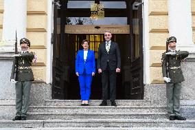 Annegret Kramp-Karrenbauer, Lubomir Metnar