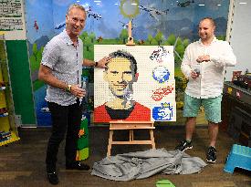 Dominik Hasek, Milos Krecek, a portrait of legendary hockey goalie Dominik Hasek of Lego interlocking plastic bricks