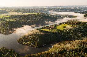 Vltava River, Slapy dam, Zivohost