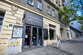 Techtle Mechtle night club