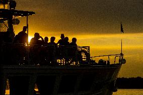 Lake Macha, boat May, ship, evening cruise, sunset, passengers, silhouette