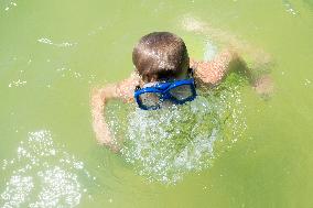 biotope swimming pool, lido