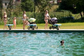 biotope swimming pool, lido