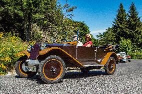 Ride of oldtimers (veterans, historical cars and motorcycles), Jested