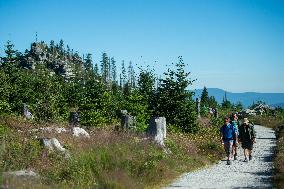 Bohemian Forest, Trojmezna Mountain (Three-border Mountain), Tristolicnik, Plechy, tourists, sun, rock, weather, hot