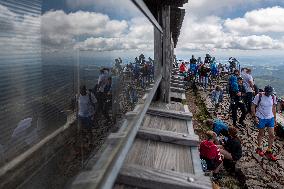 Thousands of people visited the top of Snezka in the Krkonose Mountains