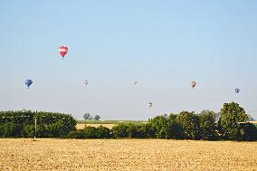 hot air balloon, balloons