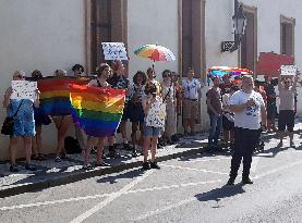 about 200 people in Prague meeting to express support LGBT community in Poland