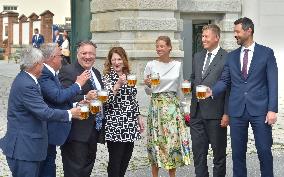 MIKE POMPEO, STEPHEN B. KING, VACLAV BERKA, SUSAN POMPEO, IVA PETRICKOVA, TOMAS PETRICEK, PAVEL SEMIK, beer, Pilsen, Pilsner Plzensky Prazdroj brewery