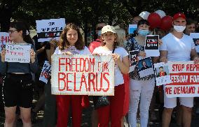 some 200 express solidarity with Belarussian opposition in Prague