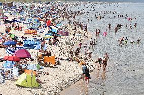 Misdroy, Mi鹽zyzdroje, beach, Baltic sea, people, summer