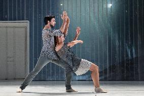 Mathias Deneux, Louise Corpechot, Bon Appetit dance performance