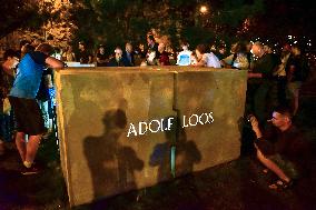 Monument of Adolf Loos, Janackovo namesti (Square), Brno