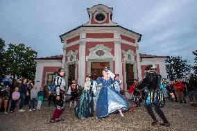 Castle Bonfire Night at Mnichovo Hradiste chateau