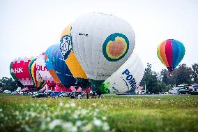 25 Balloons above Rozkos Lake, balloon fiesta, hot air balloon, balloons