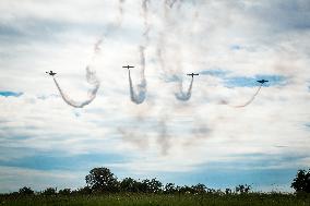 Flying Bulls acrobatics flight team by Red Bull